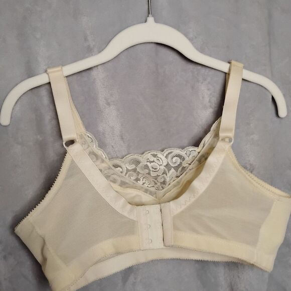 Mastectomy Bra One Of Many - Picture 3 of 3